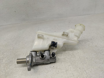 2018-2019 Hyundai Accent Brake Master Cylinder - Oemusedautoparts1.com