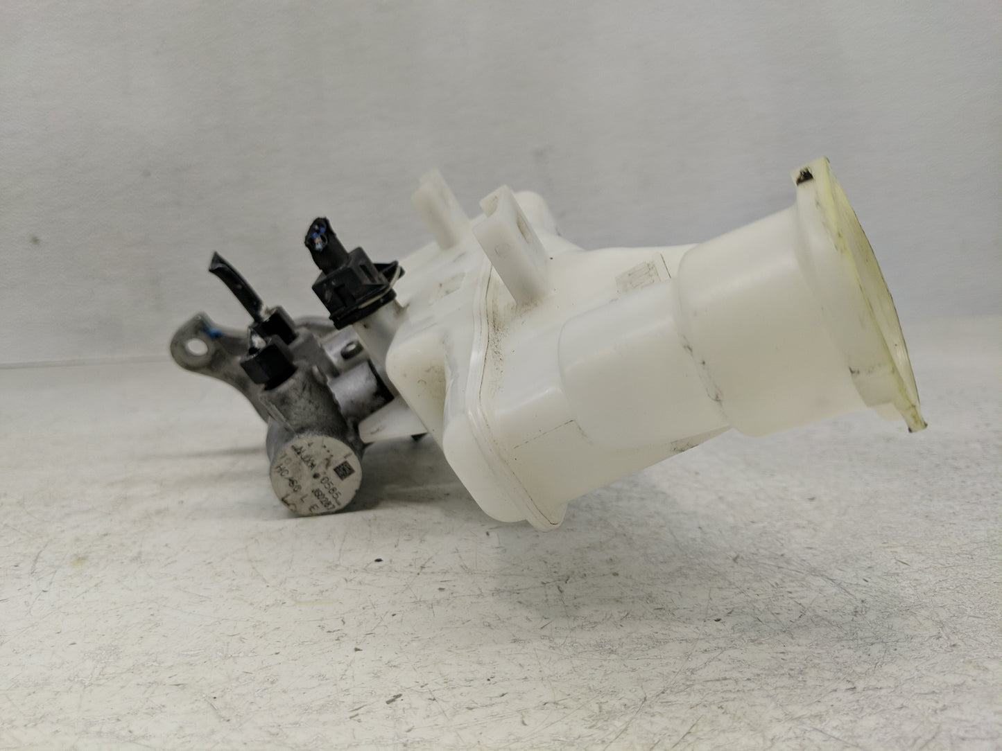 2018-2019 Hyundai Accent Brake Master Cylinder 1302368 - Oemusedautoparts1.com