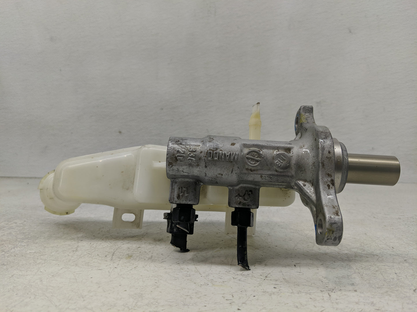 2018-2019 Hyundai Accent Brake Master Cylinder 1302368 - Oemusedautoparts1.com