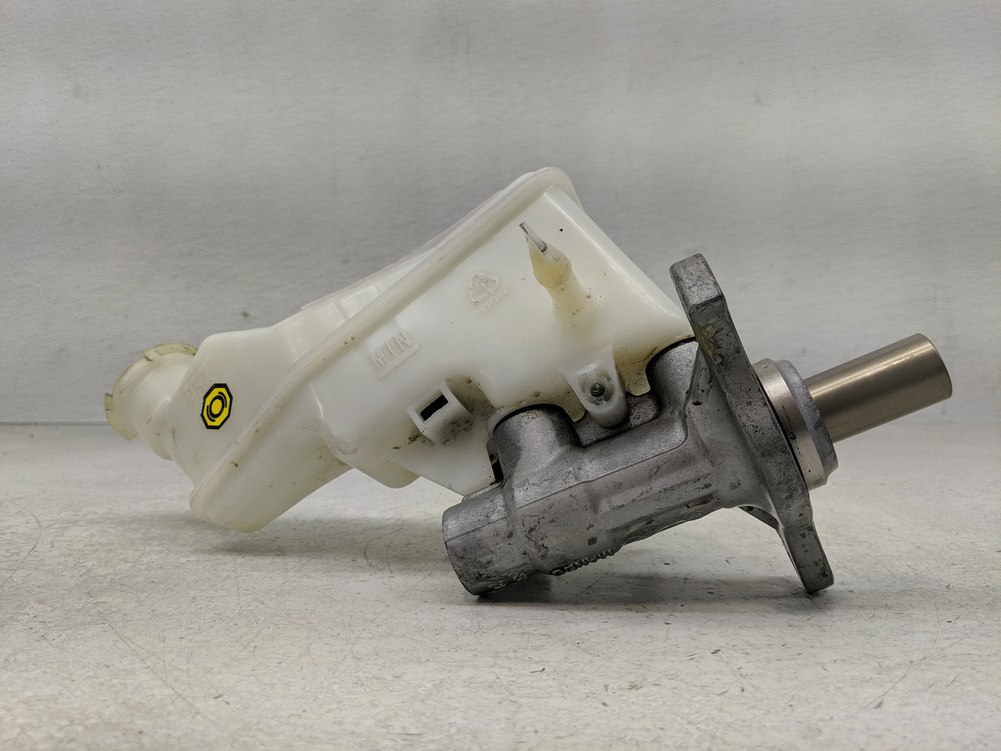 2018-2019 Hyundai Accent Brake Master Cylinder 1302368 - Oemusedautoparts1.com