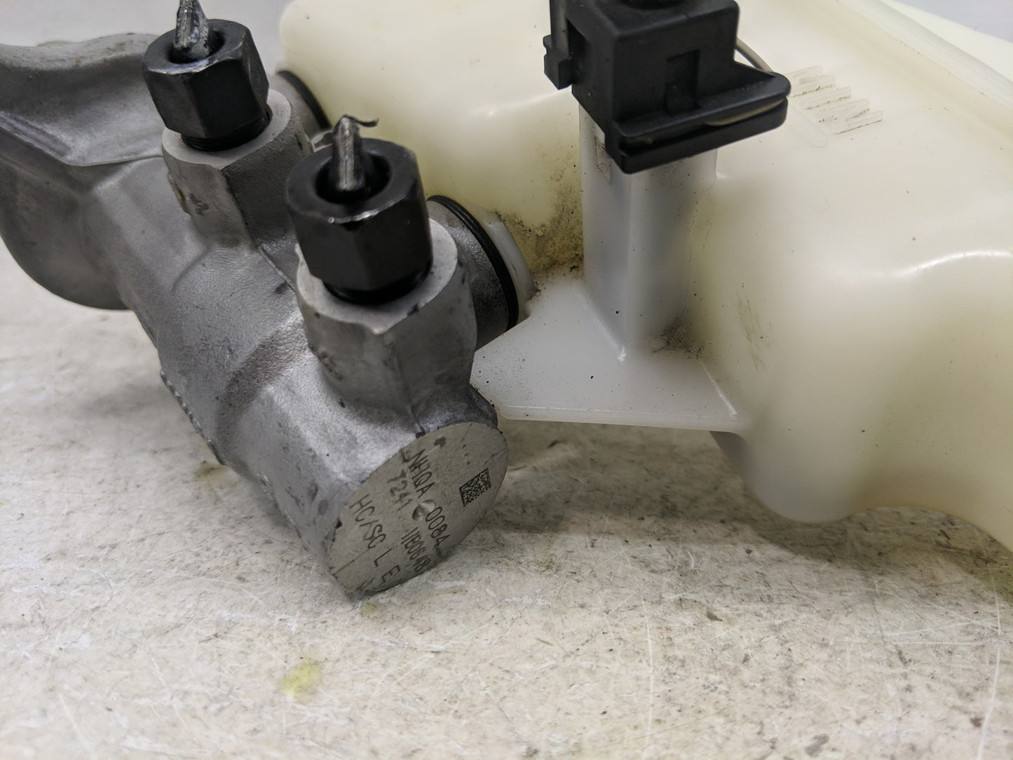 2018-2019 Hyundai Accent Brake Master Cylinder 1302372 - Oemusedautoparts1.com