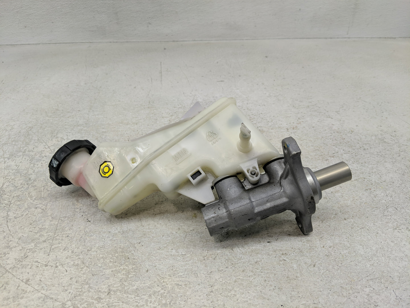 2018-2019 Hyundai Accent Brake Master Cylinder 1302372 - Oemusedautoparts1.com