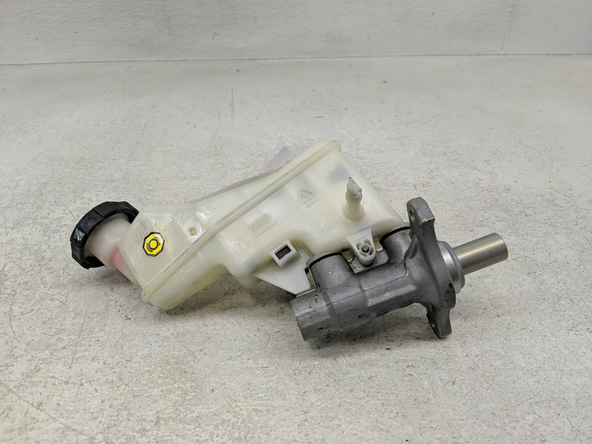 2018-2019 Hyundai Accent Brake Master Cylinder 1302372 - Oemusedautoparts1.com
