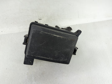 2018-2019 Hyundai Accent Fusebox Fuse Box Panel Relay Module P/N:P077Y4Y4 Fits Fits 2018 2019 OEM Used Auto Parts - Oemuseda