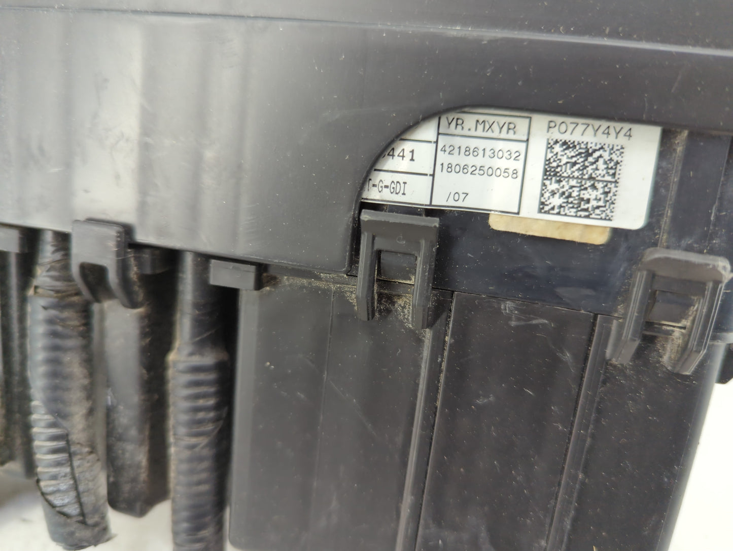 2018-2019 Hyundai Accent Fusebox Fuse Box Panel Relay Module P/N:P077Y4Y4 Fits Fits 2018 2019 OEM Used Auto Parts - Oemuseda