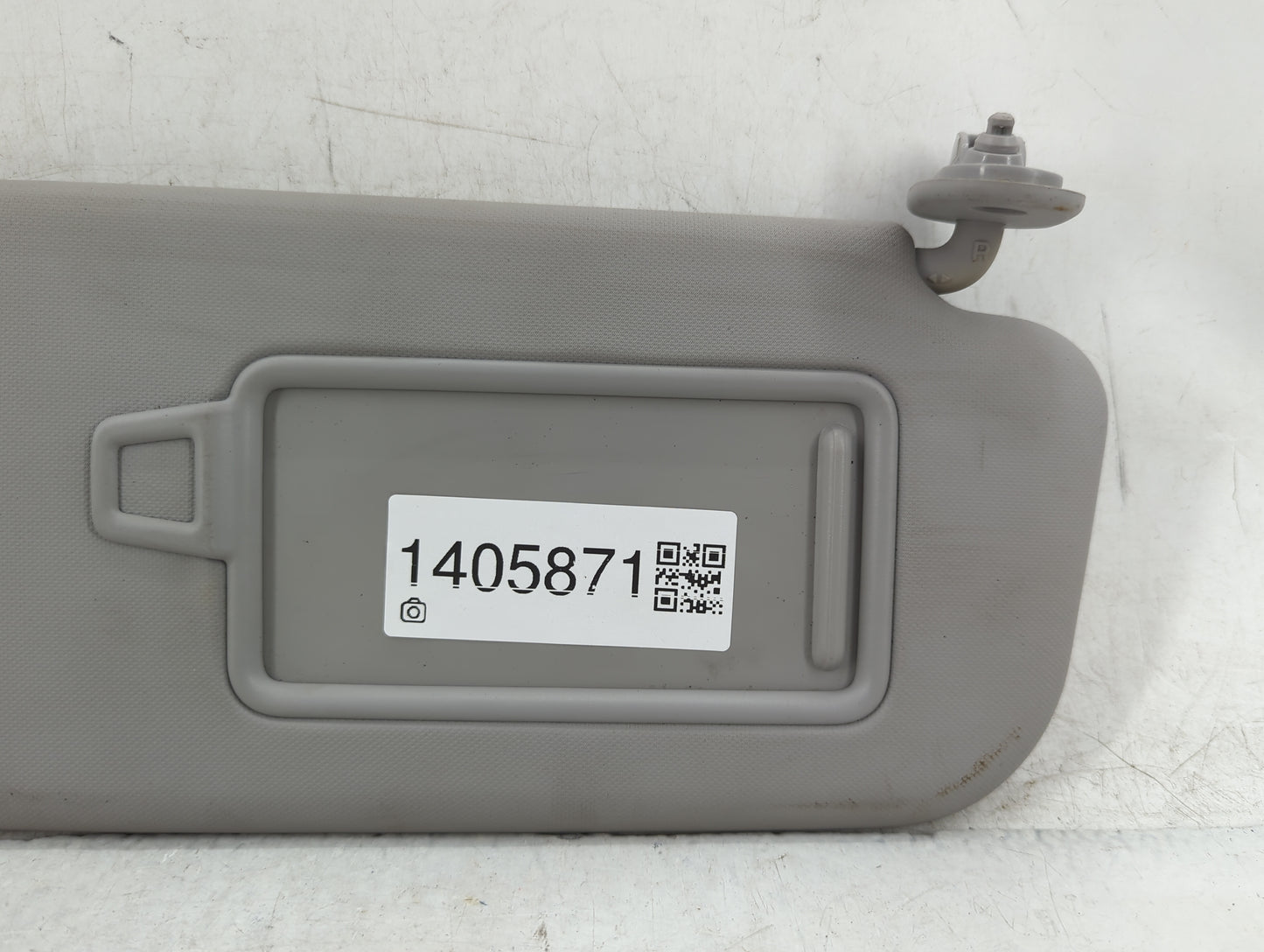 2018-2022 Hyundai Accent Sun Visor Shade Replacement Passenger Right Mirror Fits Fits 2018 2019 2020 2021 2022 OEM Used Auto