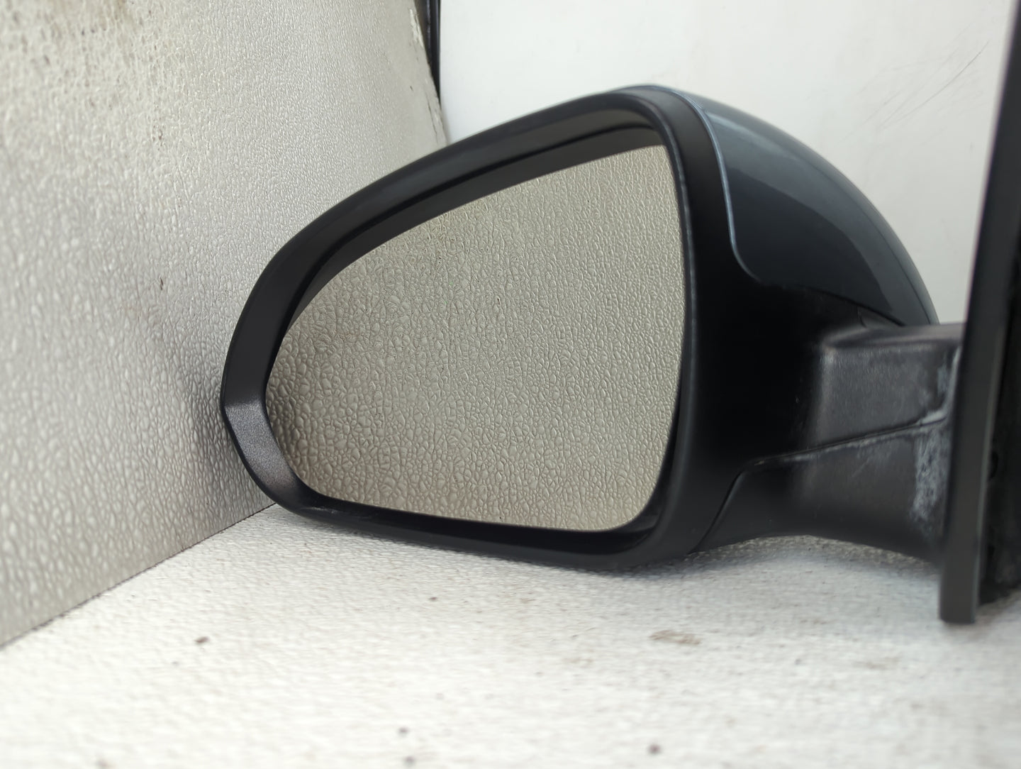 2018-2022 Hyundai Accent Driver Side View Mirror - Left Door Mirror OEM Used - Oemusedautoparts1.com