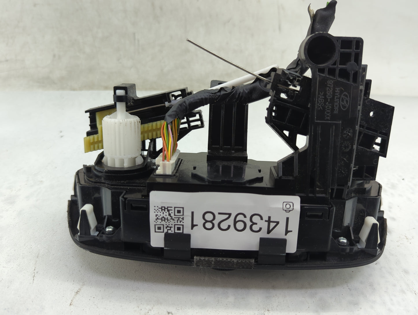 2018-2022 Hyundai Accent Climate Control Module Temperature AC/Heater Replacement P/N:97250J0000RDR Fits OEM Used Auto Parts