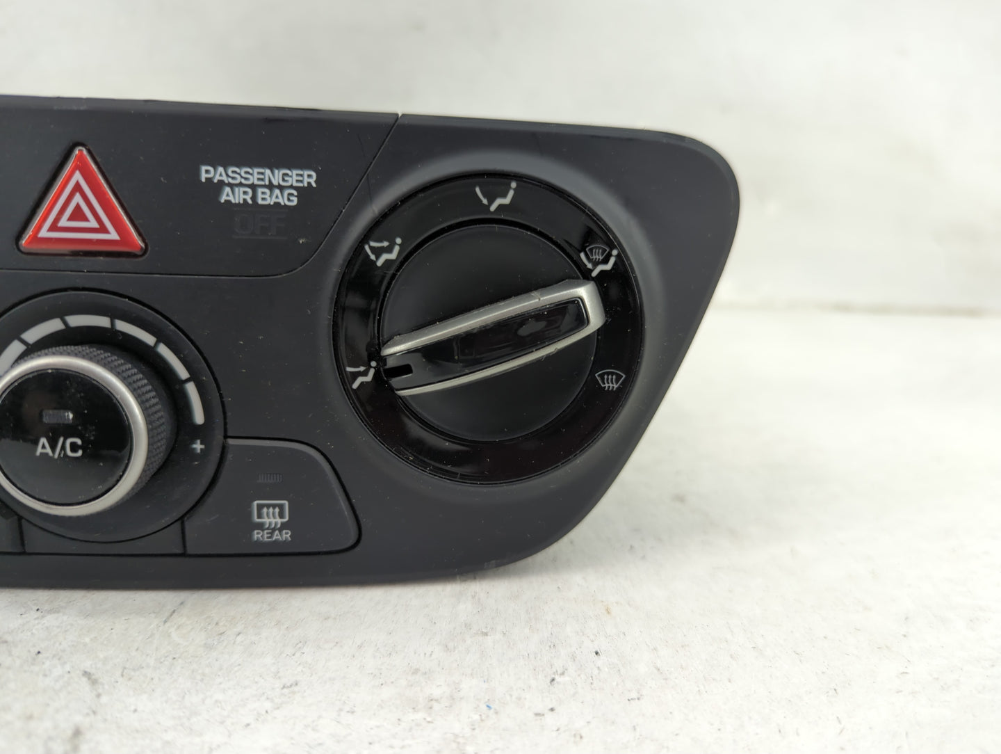 2018-2022 Hyundai Accent Climate Control Module Temperature AC/Heater Replacement P/N:97250J0000RDR Q029000M Fits OEM Used A