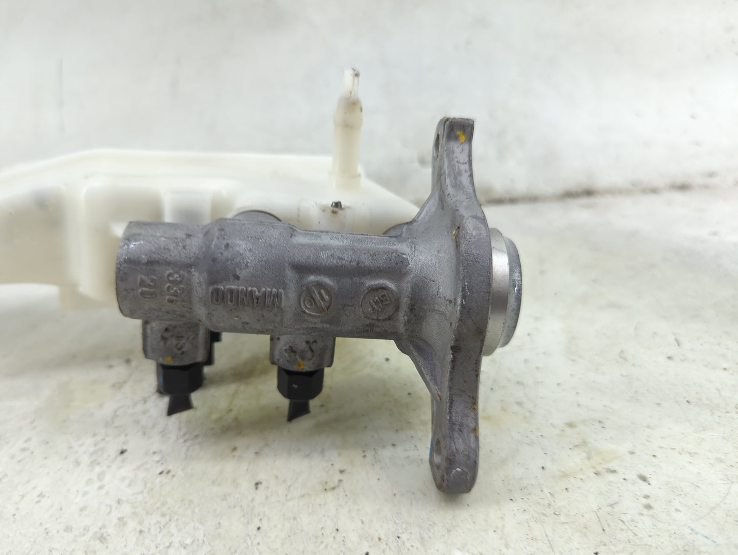 2018-2019 Hyundai Accent Brake Master Cylinder 1492149 - Oemusedautoparts1.com