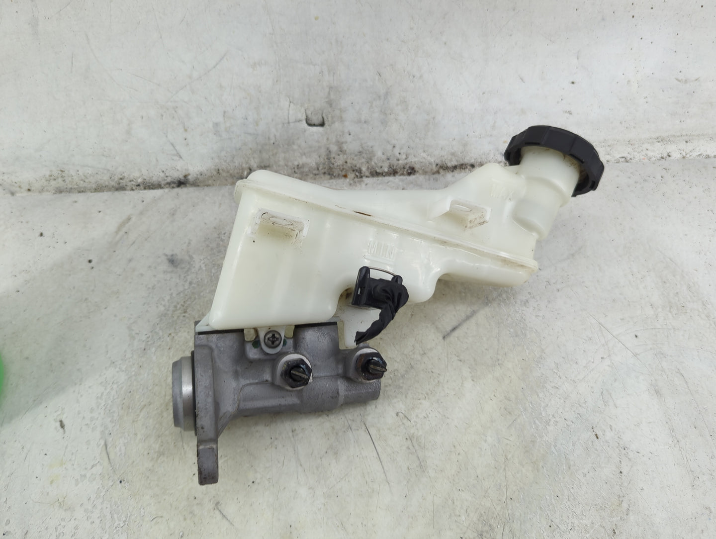 2018-2019 Hyundai Accent Brake Master Cylinder 1492439 - Oemusedautoparts1.com