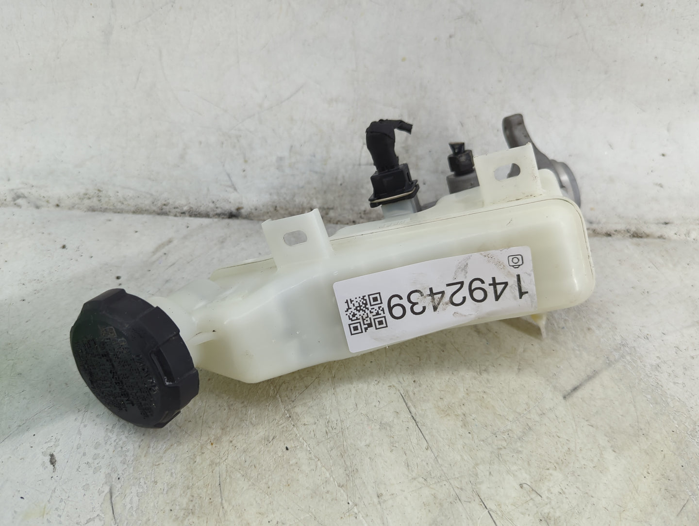 2018-2019 Hyundai Accent Brake Master Cylinder 1492439 - Oemusedautoparts1.com