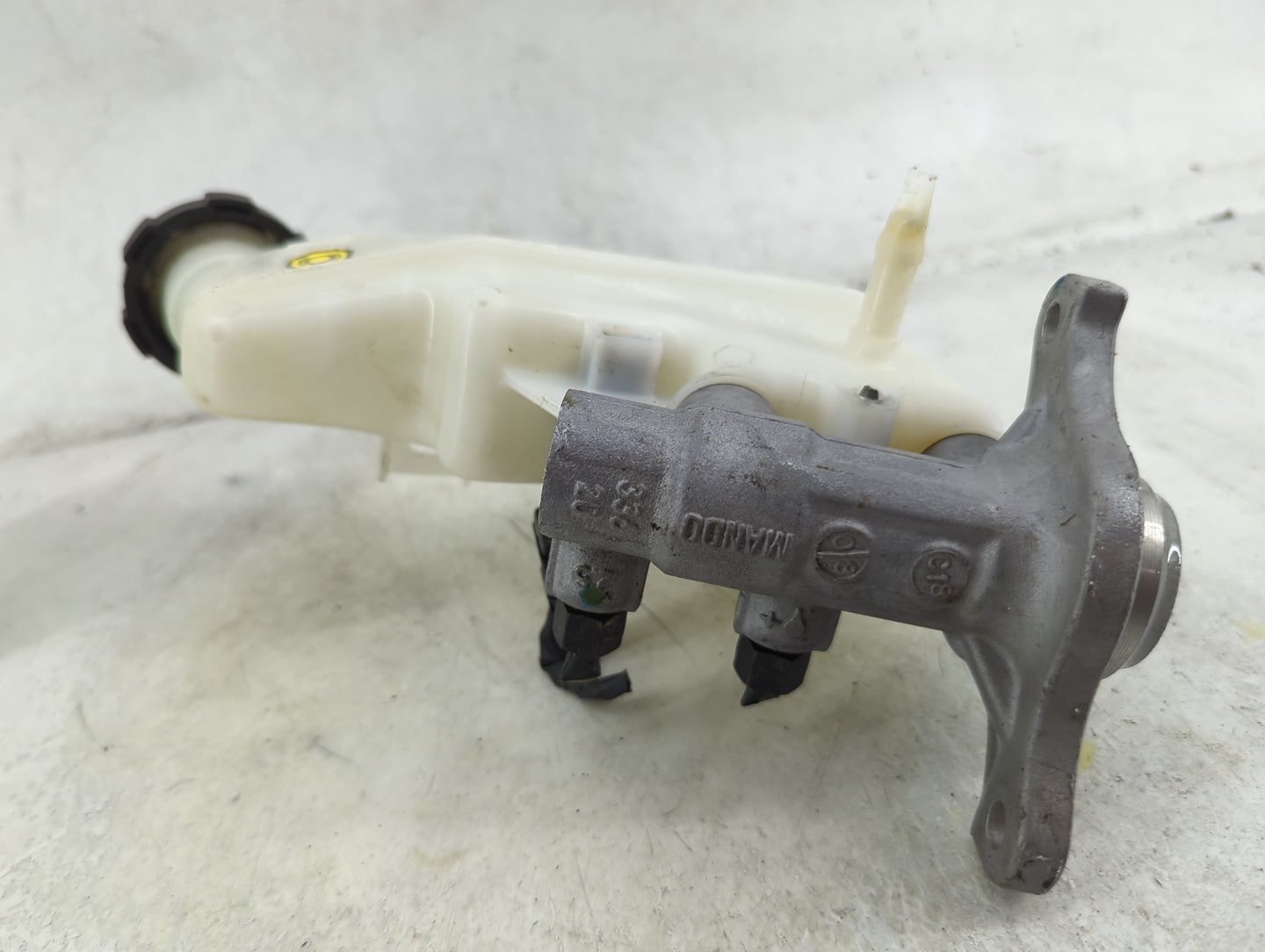 2018-2019 Hyundai Accent Brake Master Cylinder 1492439 - Oemusedautoparts1.com