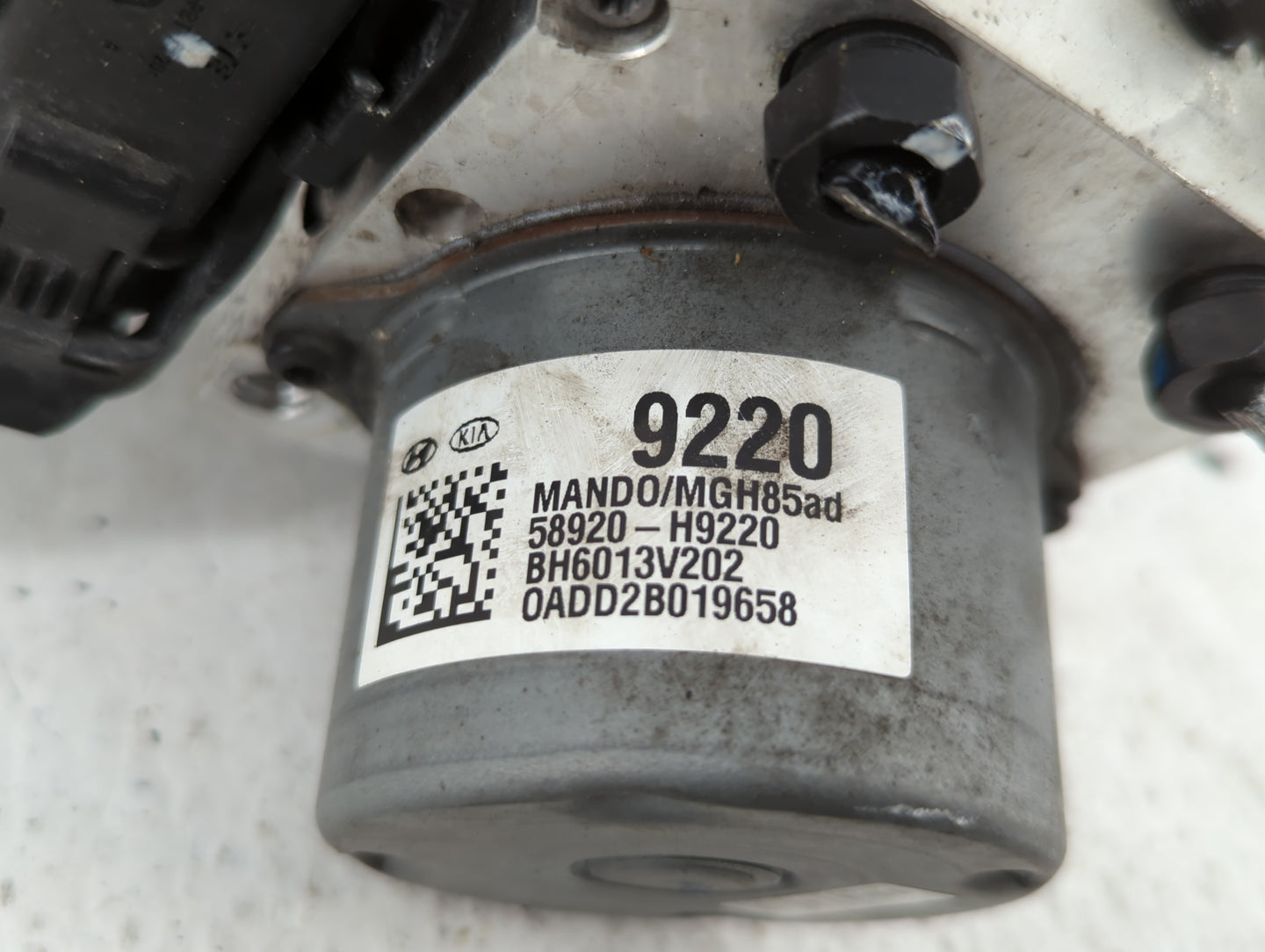 2018-2019 Hyundai Accent ABS Pump Control Module Replacement P/N:58920-1M640 58920-H9220 Fits Fits 2018 2019 OEM Used Auto P