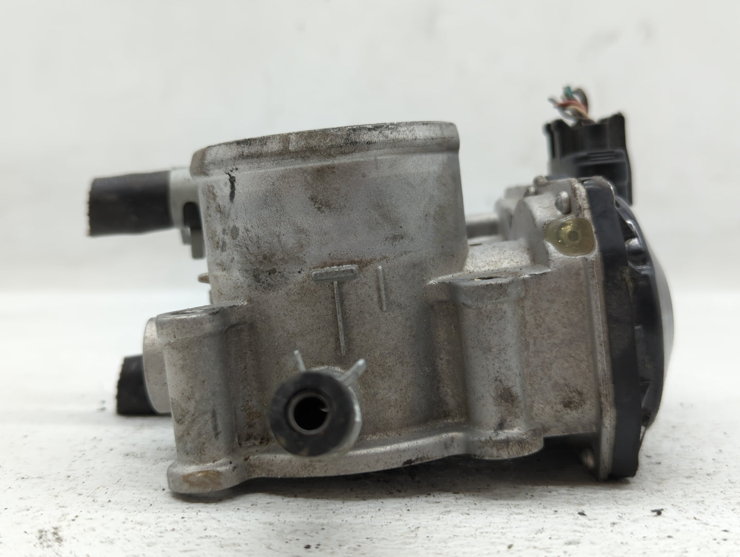 2012-2019 Hyundai Accent Throttle Body P/N:35100-2B300 Fits Fits 2012 2013 2014 2015 2016 2017 2018 2019 OEM Used Auto Parts
