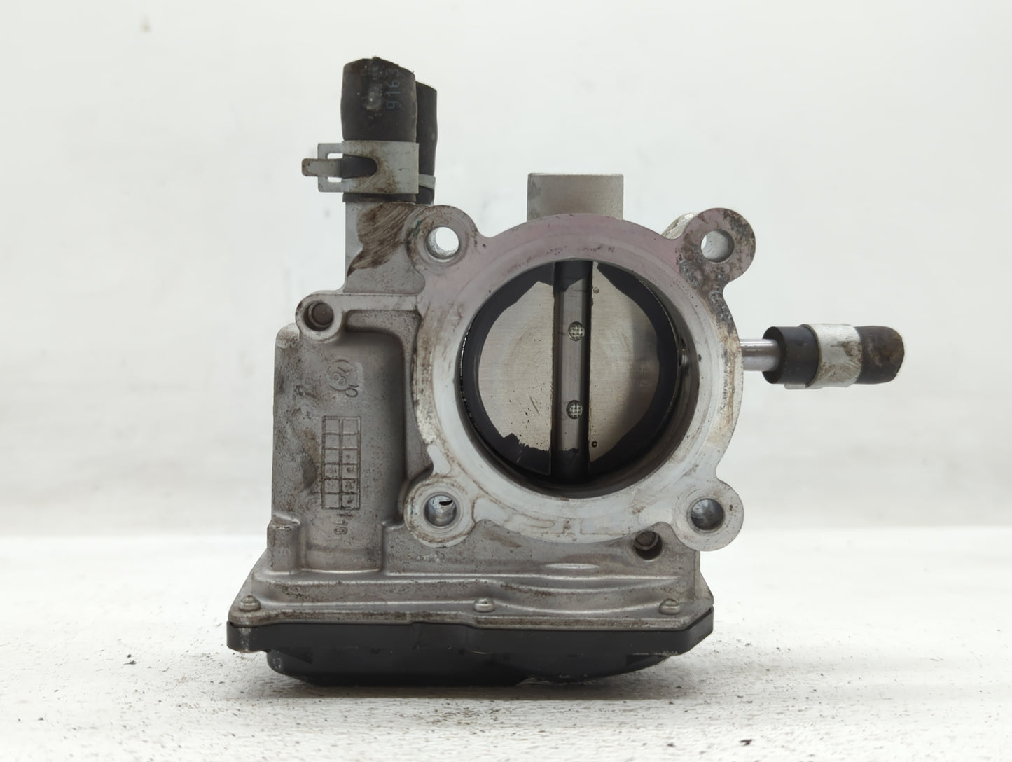 2012-2019 Hyundai Accent Throttle Body P/N:35100-2B300 Fits Fits 2012 2013 2014 2015 2016 2017 2018 2019 OEM Used Auto Parts