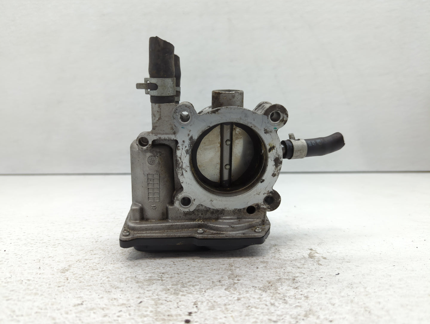 2012-2019 Hyundai Accent Throttle Body P/N:35100-2E300 Fits Fits 2012 2013 2014 2015 2016 2017 2018 2019 OEM Used Auto Parts