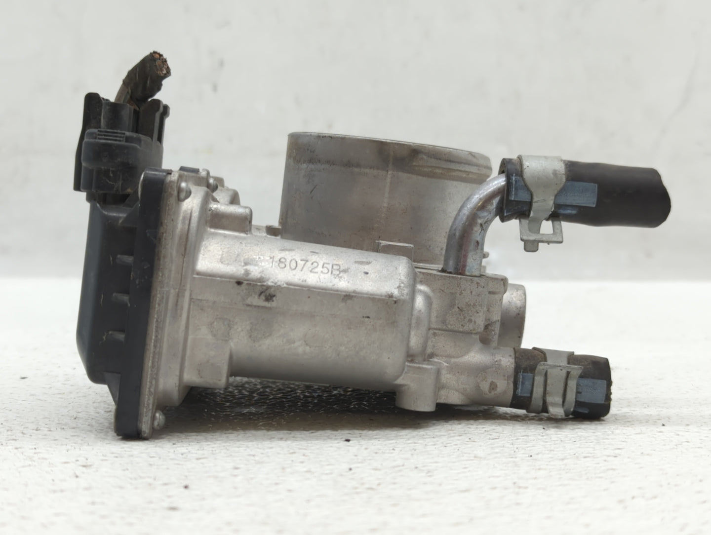 2012-2019 Hyundai Accent Throttle Body P/N:35100-2B300 Fits Fits 2012 2013 2014 2015 2016 2017 2018 2019 OEM Used Auto Parts