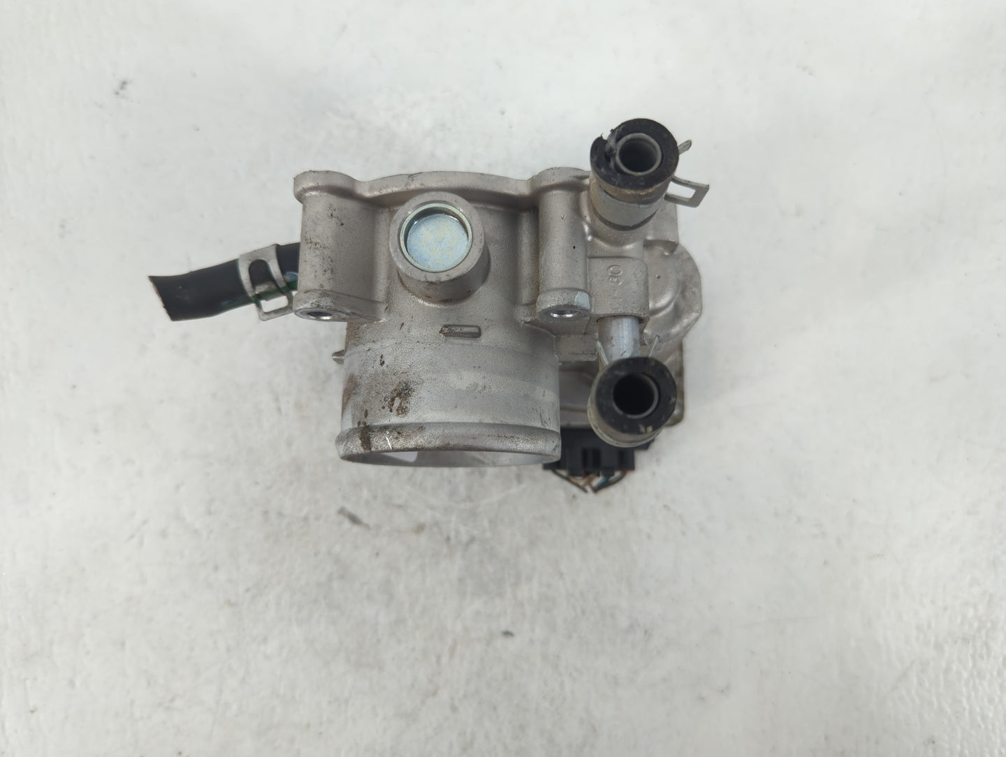 2012-2019 Hyundai Accent Throttle Body P/N:35100-2B300 Fits Fits 2012 2013 2014 2015 2016 2017 2018 2019 OEM Used Auto Parts