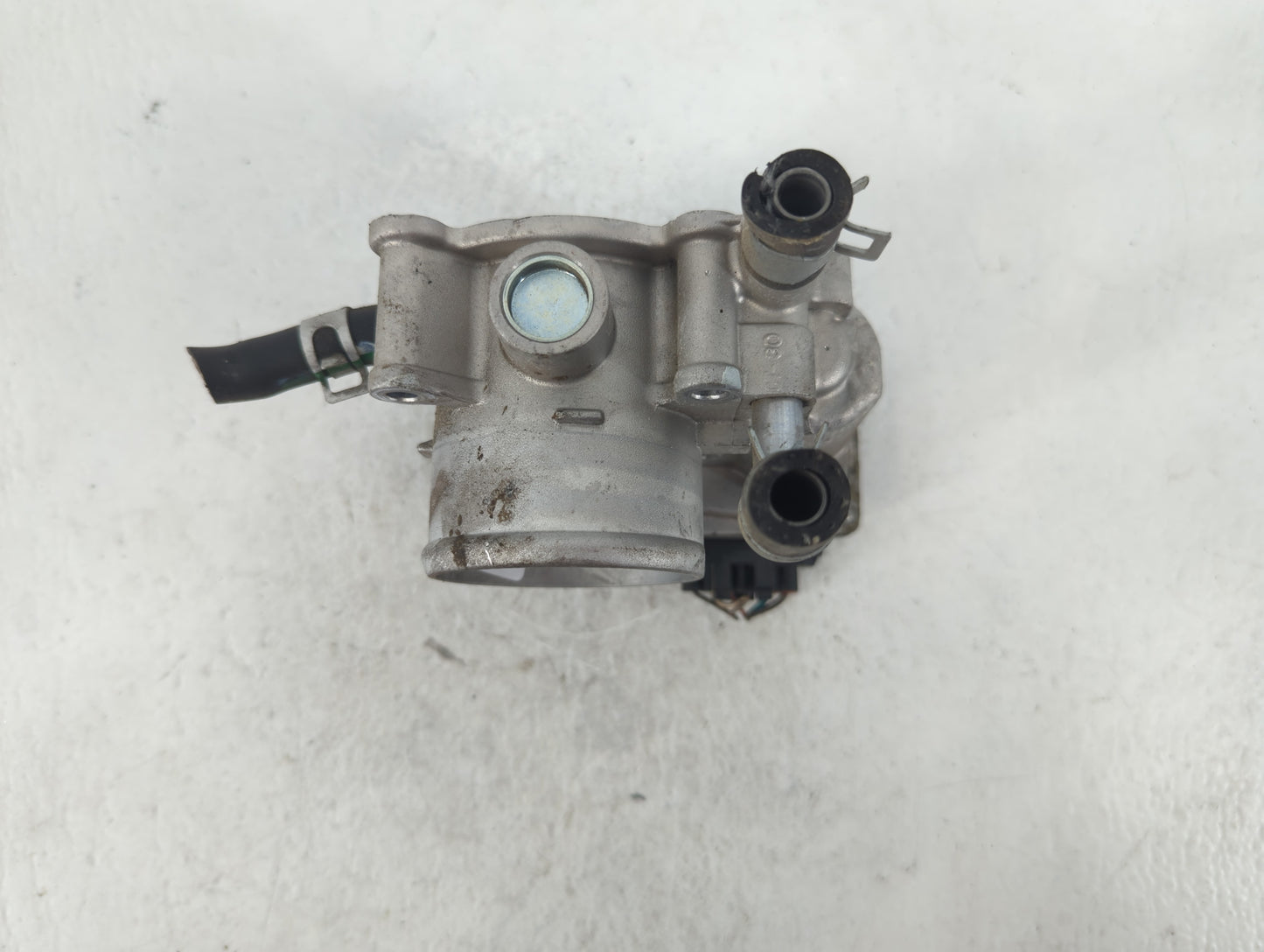 2012-2019 Hyundai Accent Throttle Body P/N:35100-2B300 Fits Fits 2012 2013 2014 2015 2016 2017 2018 2019 OEM Used Auto Parts