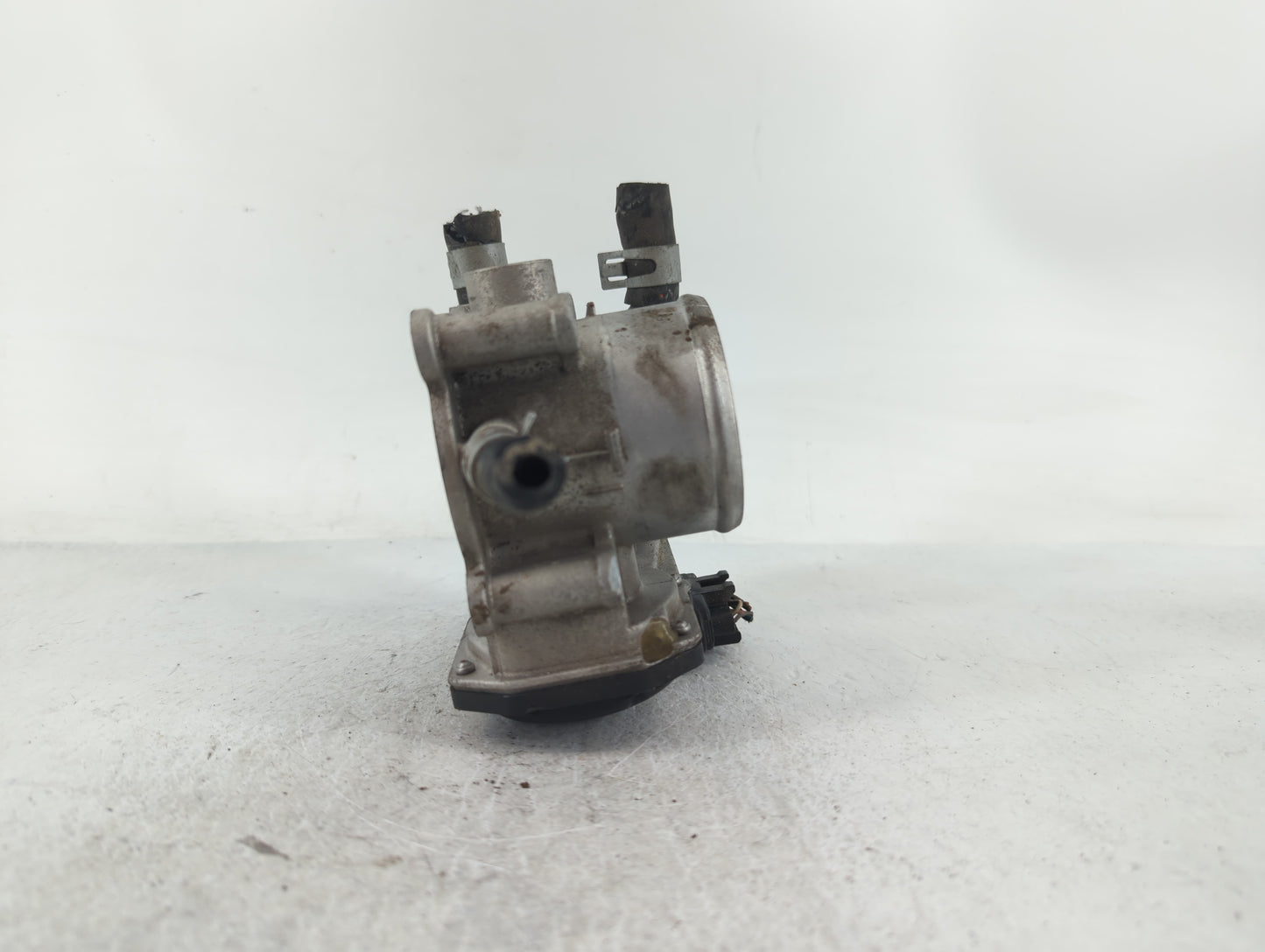 2012-2019 Hyundai Accent Throttle Body P/N:35100-2B300 Fits Fits 2012 2013 2014 2015 2016 2017 2018 2019 OEM Used Auto Parts