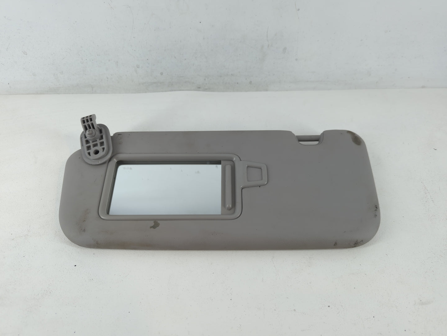 2018-2022 Hyundai Accent Sun Visor Shade Replacement Passenger Right Mirror Fits Fits 2018 2019 2020 2021 2022 OEM Used Auto