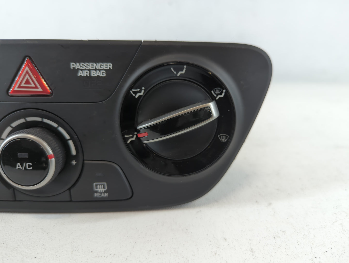 2018-2022 Hyundai Accent Climate Control Module Temperature AC/Heater Replacement P/N:Q029000M Fits Fits 2018 2019 2020 2021