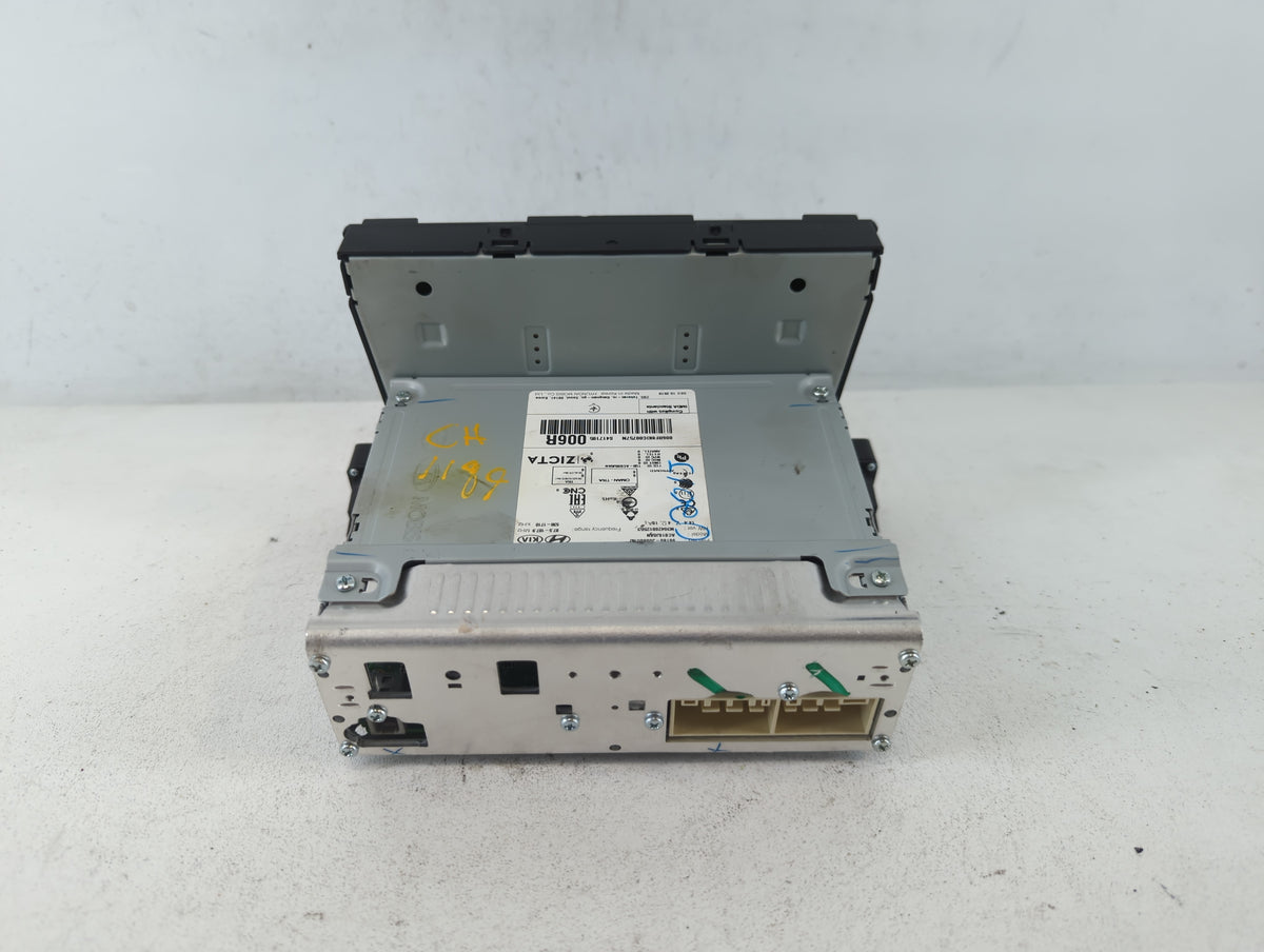 2018-2020 Hyundai Accent Am Fm Cd Player Radio Receiver 673309 - Oemusedautoparts1.com
