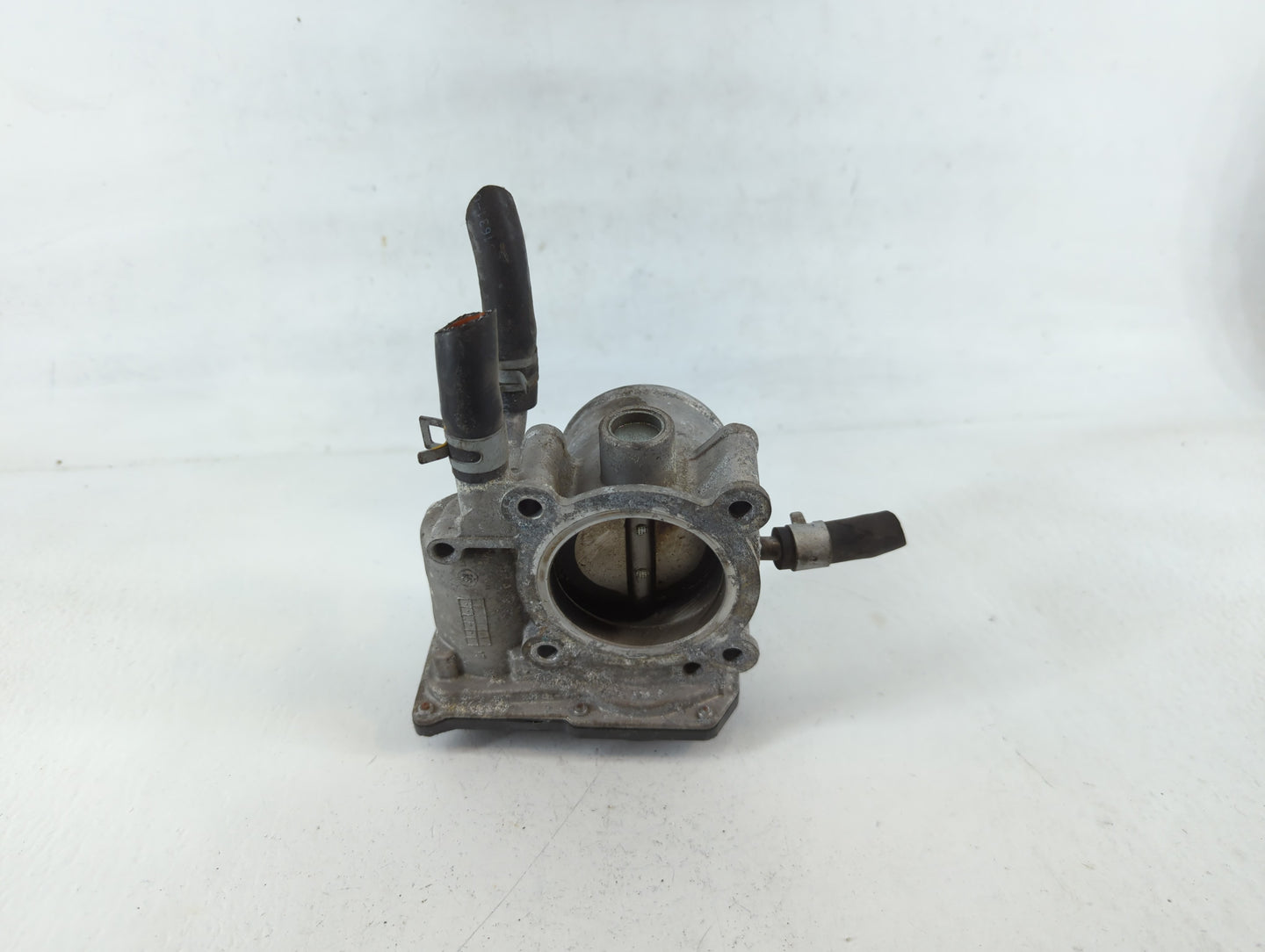 2012-2019 Hyundai Accent Throttle Body P/N:35100-2B300 Fits Fits 2012 2013 2014 2015 2016 2017 2018 2019 OEM Used Auto Parts