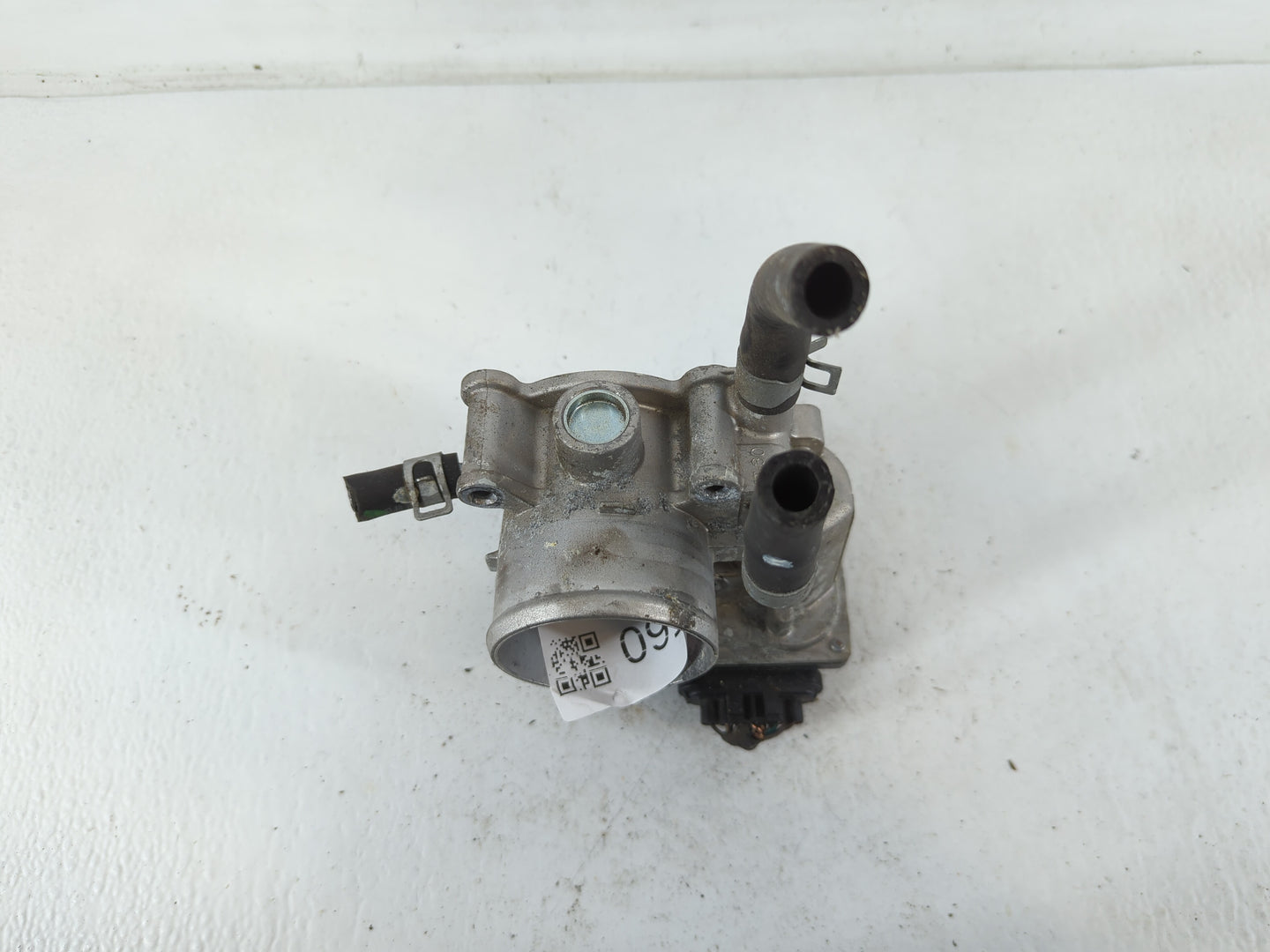 2012-2019 Hyundai Accent Throttle Body P/N:35100-2B300 Fits Fits 2012 2013 2014 2015 2016 2017 2018 2019 OEM Used Auto Parts