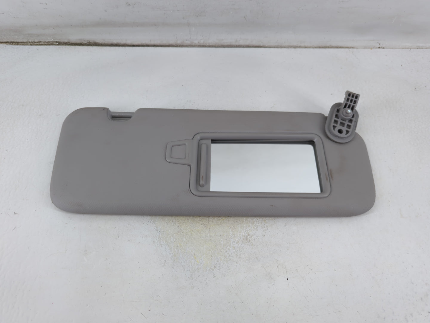 2017-2020 Hyundai Elantra Sun Visor Shade Replacement Passenger Right Mirror Fits Fits 2017 2018 2019 2020 OEM Used Auto Par