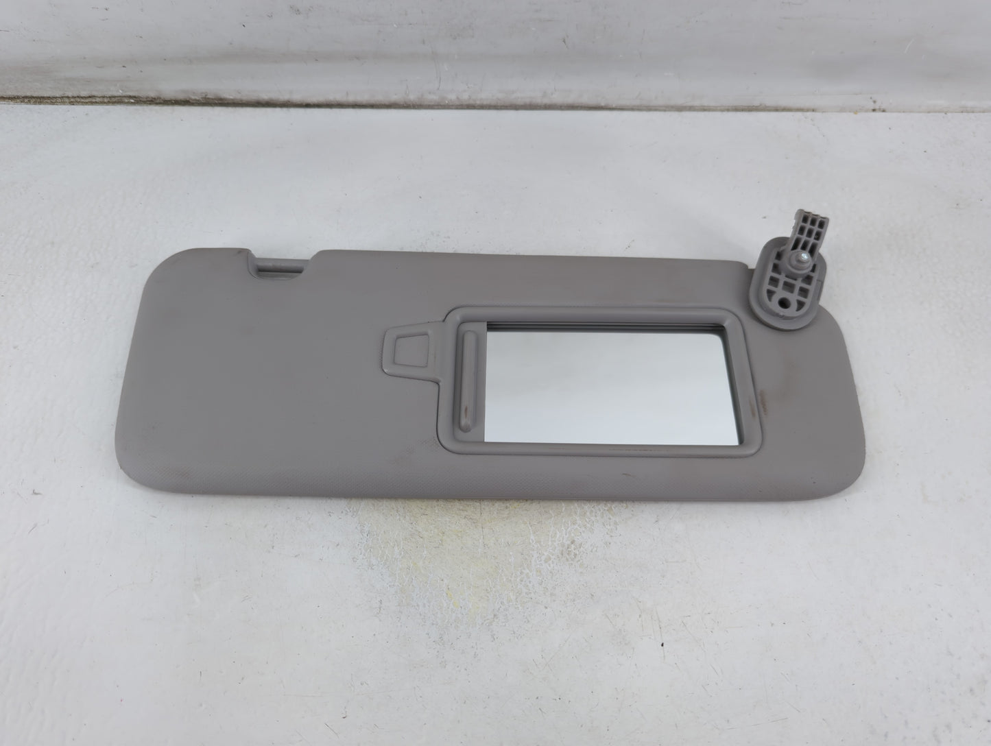 2017-2020 Hyundai Elantra Sun Visor Shade Replacement Passenger Right Mirror Fits Fits 2017 2018 2019 2020 OEM Used Auto Par