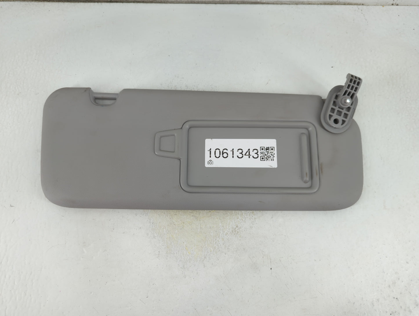 2017-2020 Hyundai Elantra Sun Visor Shade Replacement Passenger Right Mirror Fits Fits 2017 2018 2019 2020 OEM Used Auto Par