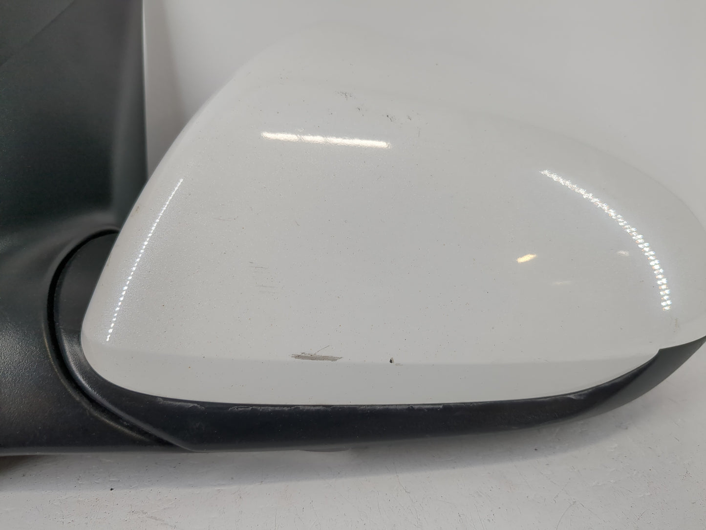 2017-2020 Hyundai Elantra Driver Side View Mirror - Left Door Mirror OEM Used - Oemusedautoparts1.com