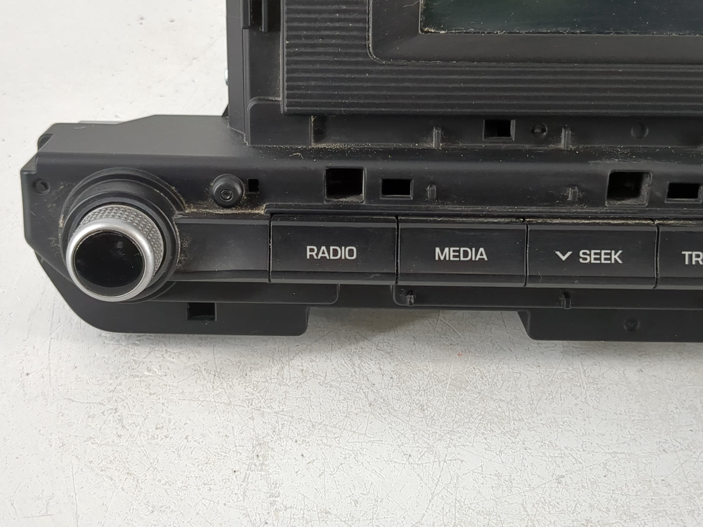 2019-2020 Hyundai Elantra Radio AM FM Cd Player Receiver Replacement P/N:96180-F2UA0SSH Fits Fits 2019 2020 OEM Used Auto Pa