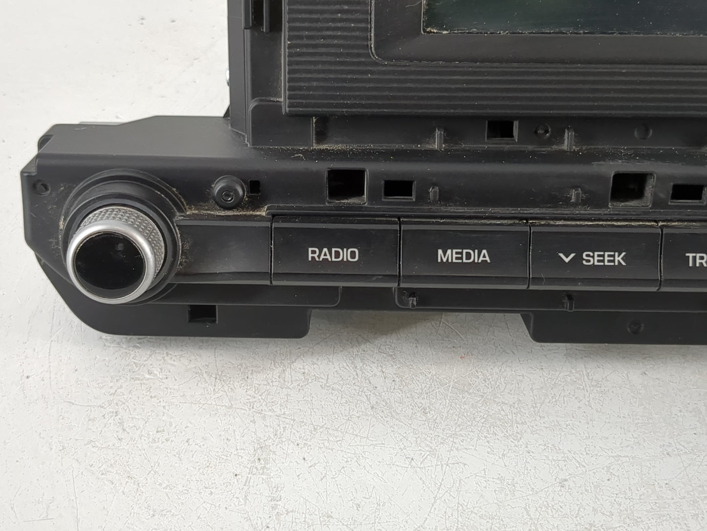 2019-2020 Hyundai Elantra Radio AM FM Cd Player Receiver Replacement P/N:96180-F2UA0SSH Fits Fits 2019 2020 OEM Used Auto Pa