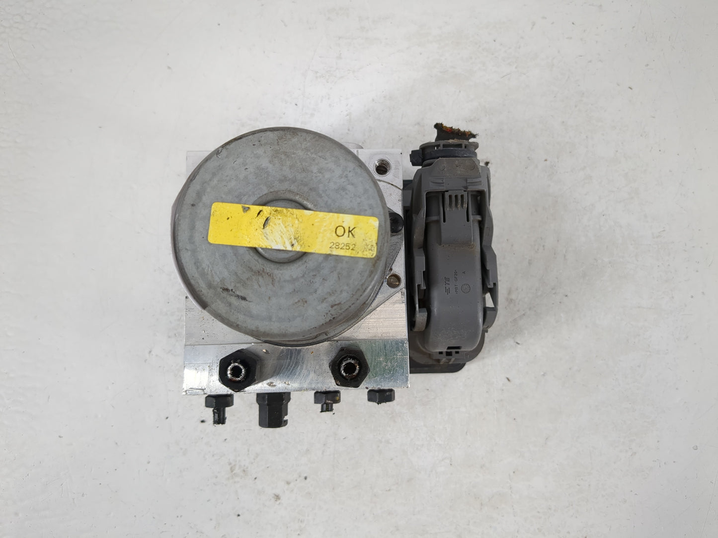 2019 Hyundai Elantra ABS Pump Control Module Replacement P/N:58910-F2510 Fits OEM Used Auto Parts - Oemusedautoparts1.com