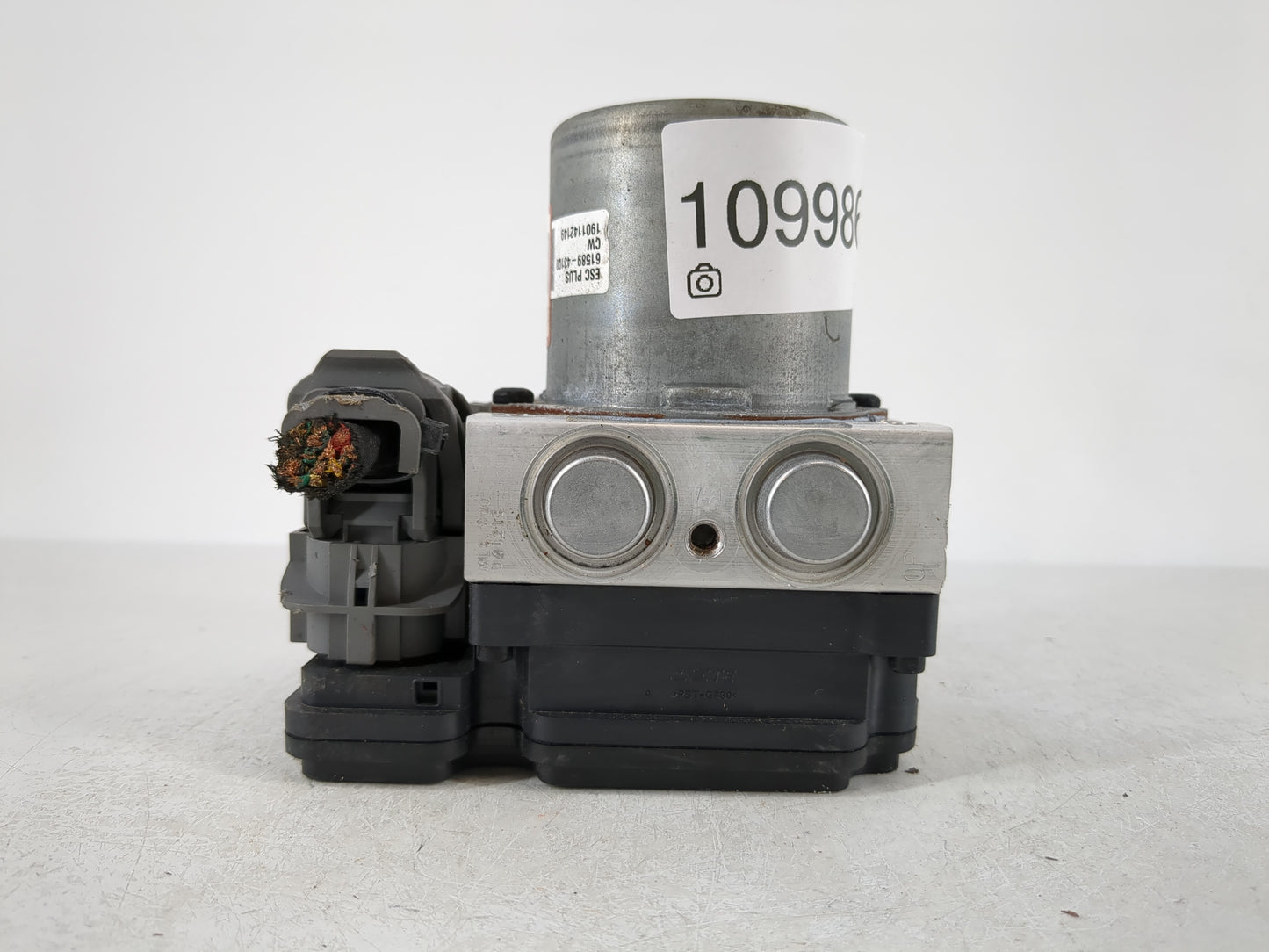 2019 Hyundai Elantra ABS Pump Control Module Replacement P/N:58910-F2510 Fits OEM Used Auto Parts - Oemusedautoparts1.com