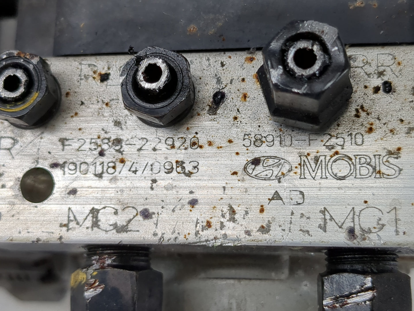 2019 Hyundai Elantra ABS Pump Control Module Replacement P/N:58910-F2510 Fits OEM Used Auto Parts - Oemusedautoparts1.com