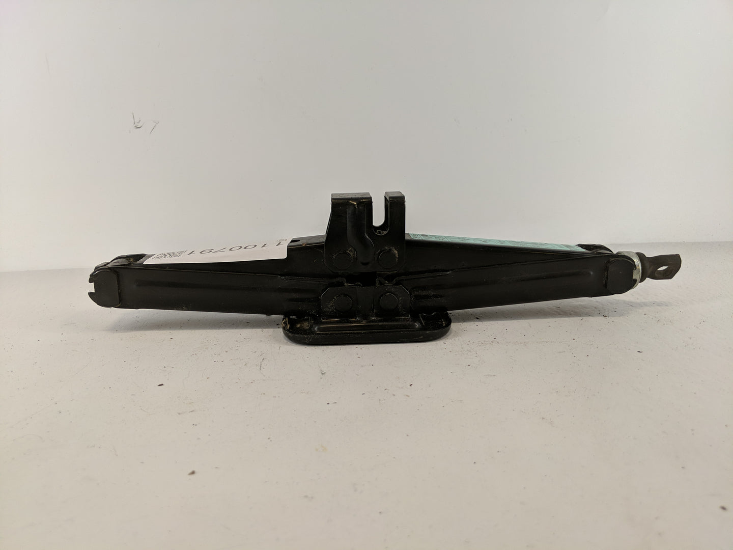 2019 Hyundai Elantra Spare Scissor Car Jack 1100791 - Oemusedautoparts1.com
