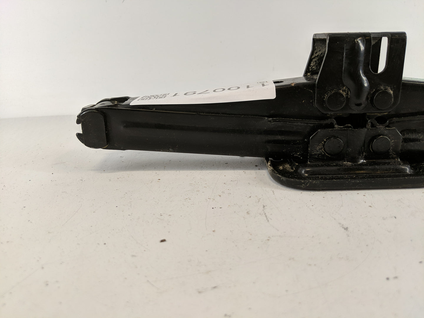 2019 Hyundai Elantra Spare Scissor Car Jack - Oemusedautoparts1.com