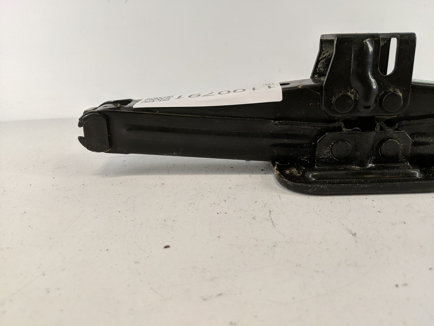 2019 Hyundai Elantra Spare Scissor Car Jack 1100791 - Oemusedautoparts1.com