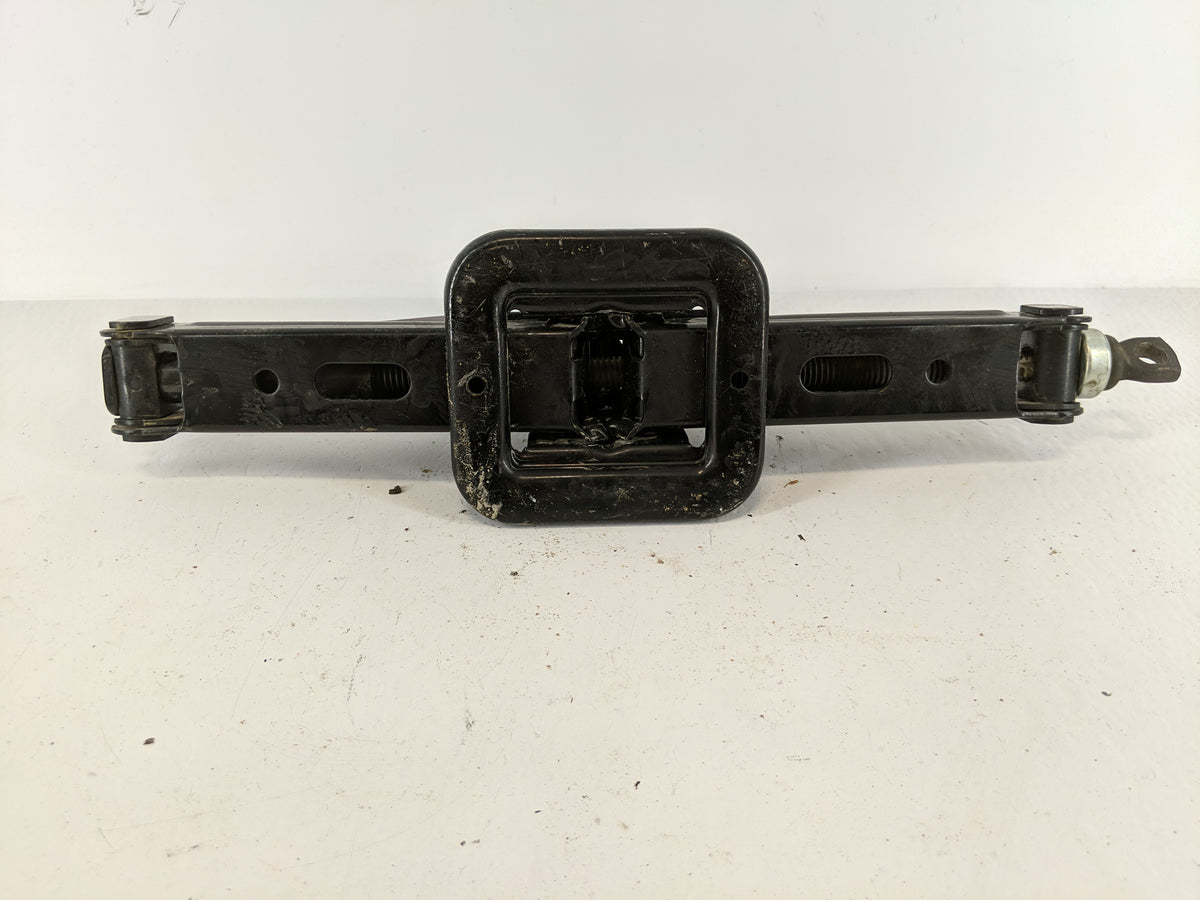 2019 Hyundai Elantra Spare Scissor Car Jack 1100791 - Oemusedautoparts1.com