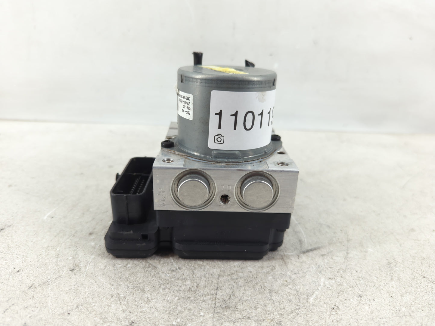 2017-2019 Hyundai Elantra ABS Pump Control Module Replacement P/N:58900 F2500 Fits Fits 2017 2018 2019 OEM Used Auto Parts -