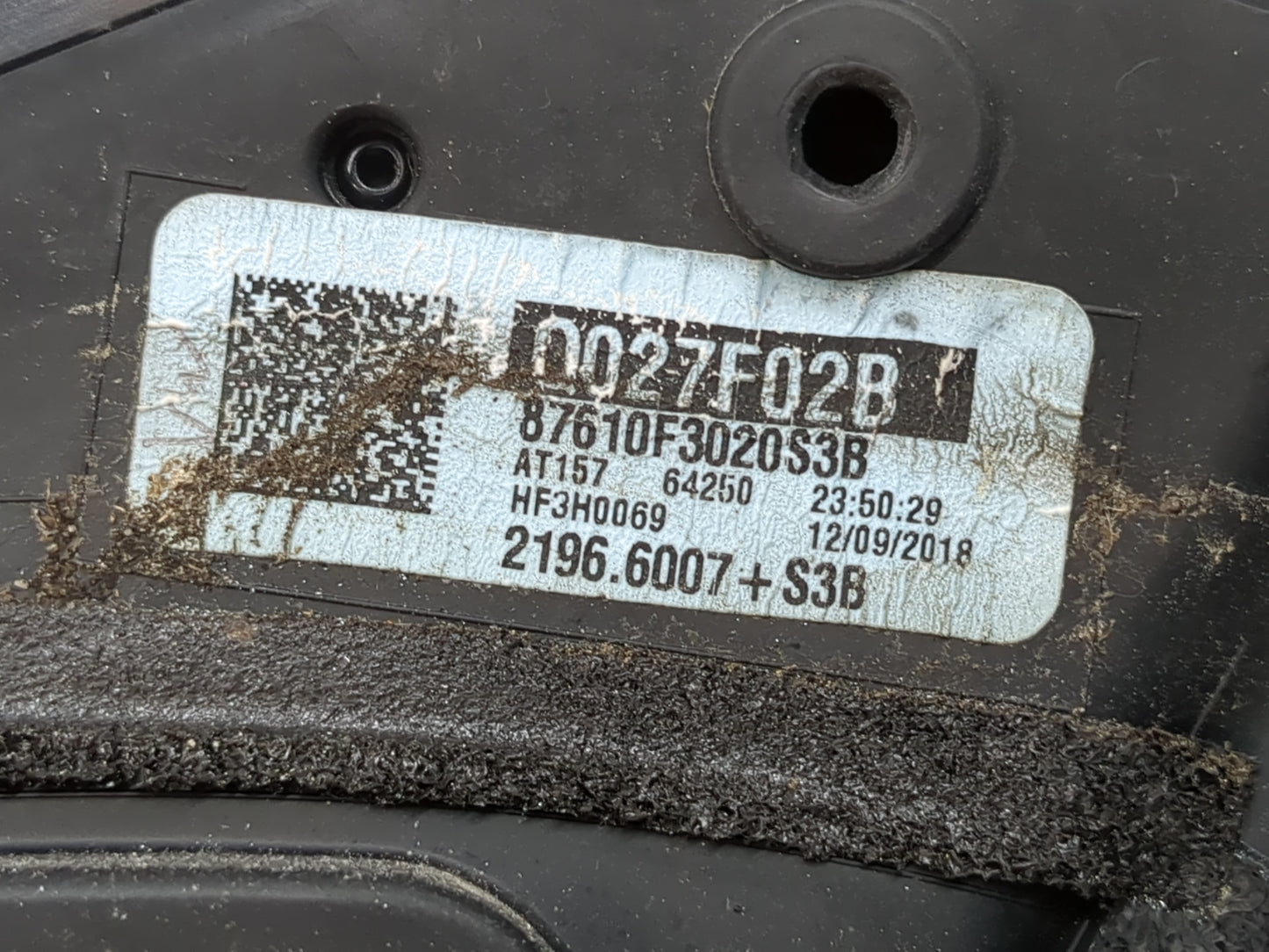 2017-2020 Hyundai Elantra Driver Side View Mirror - Left Door Mirror OEM Used - Oemusedautoparts1.com