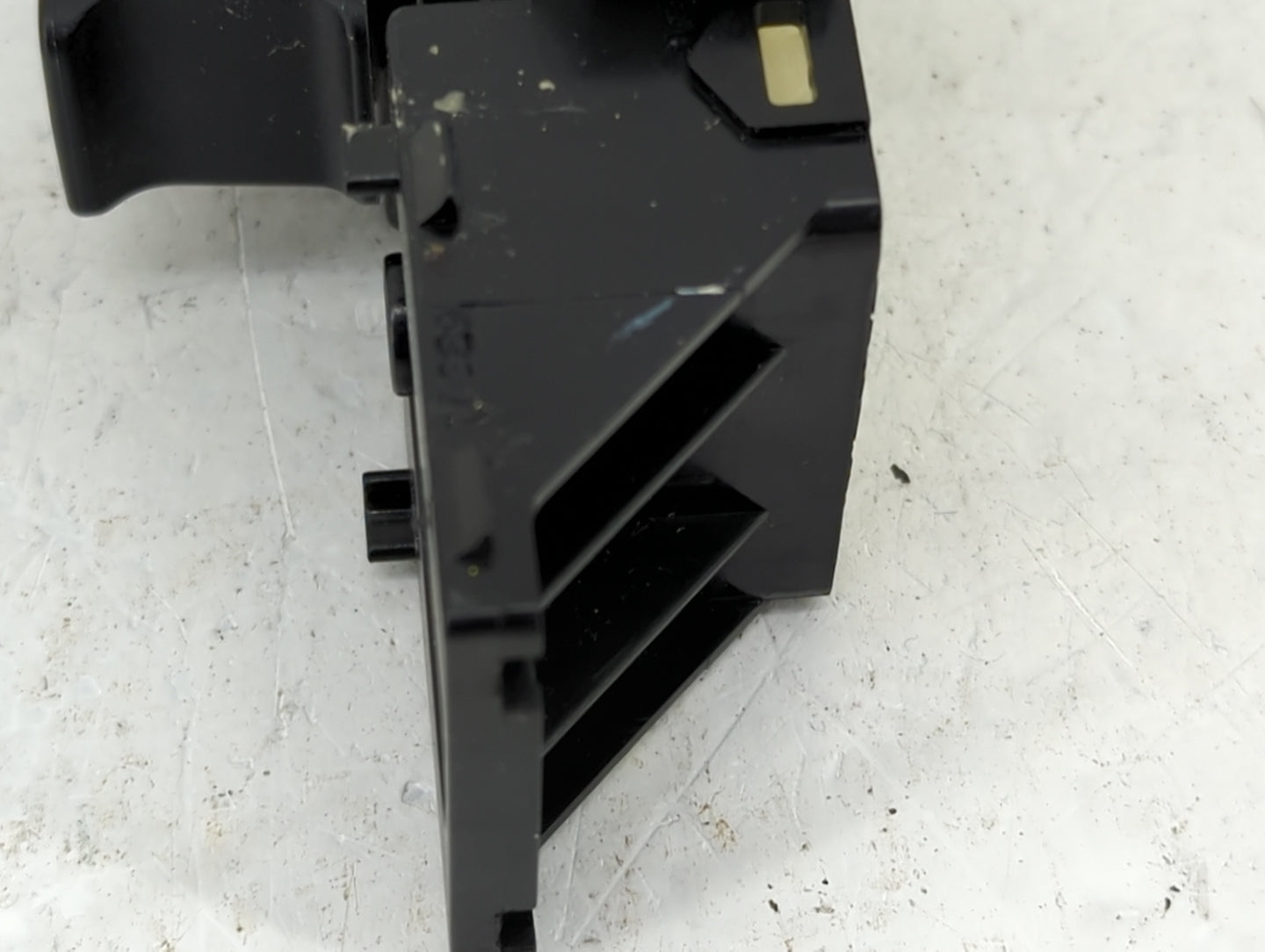 2017-2020 Hyundai Elantra Driver Left Rear Power Window Switch - Oemusedautoparts1.com