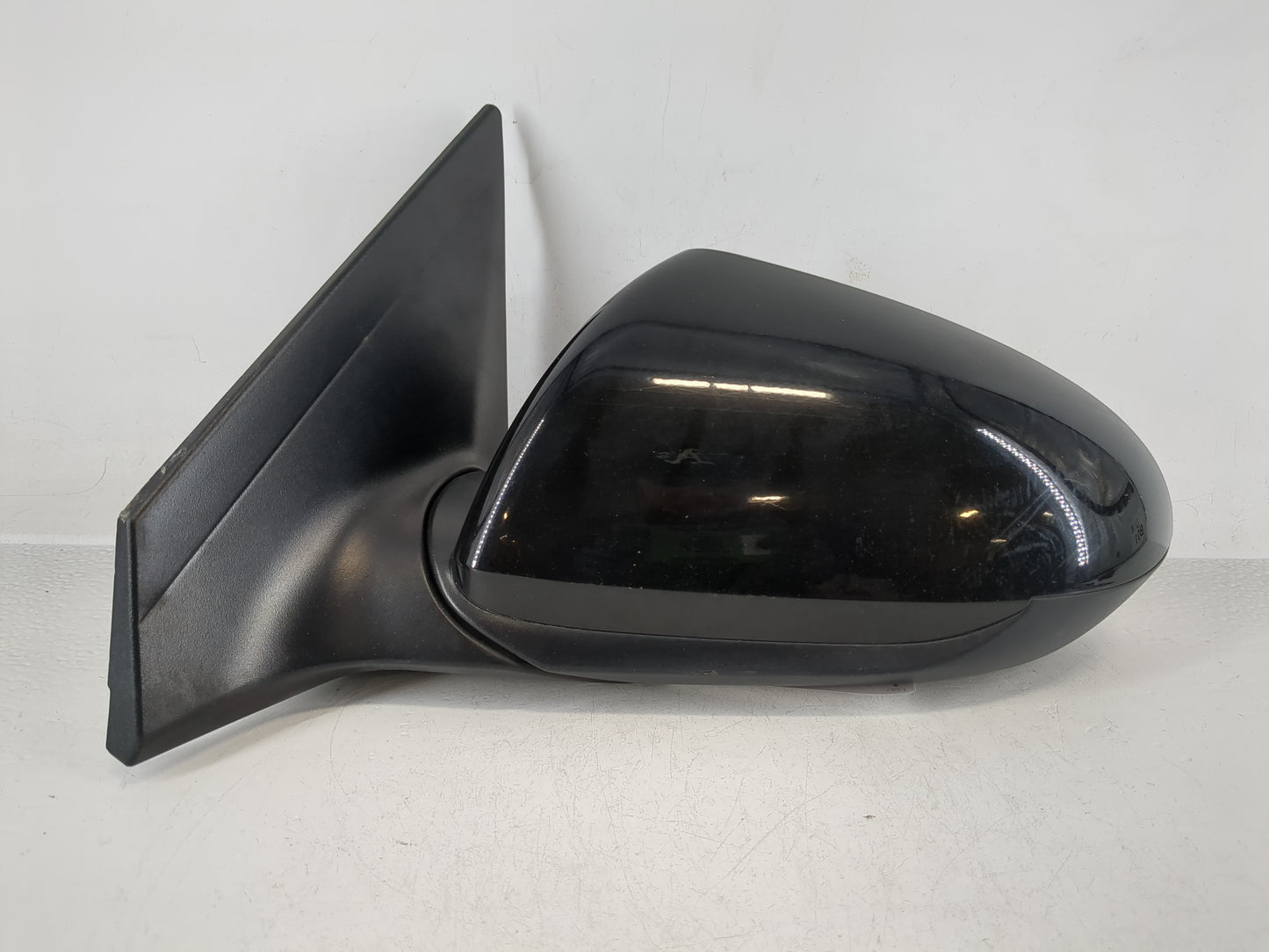2017-2020 Hyundai Elantra Driver Side View Mirror - Left Door Mirror OEM Used - Oemusedautoparts1.com