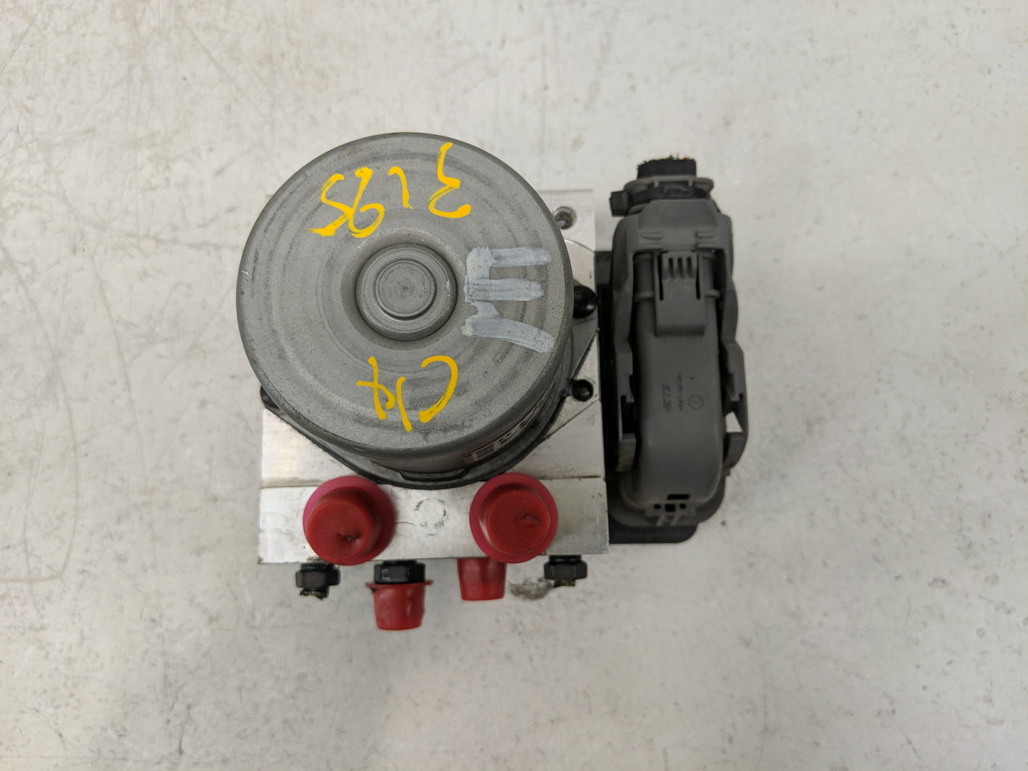 2019 Hyundai Elantra ABS Pump Control Module Replacement P/N:58910-F2510 F2589-22920, 58900-F2510 Fits OEM Used Auto Parts -