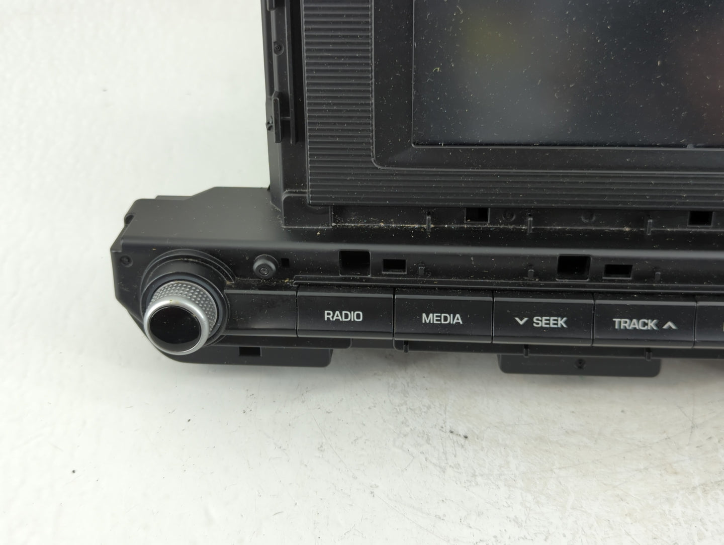 2019-2020 Hyundai Elantra Radio AM FM Cd Player Receiver Replacement P/N:96180-F2UA0SSH Fits Fits 2019 2020 OEM Used Auto Pa