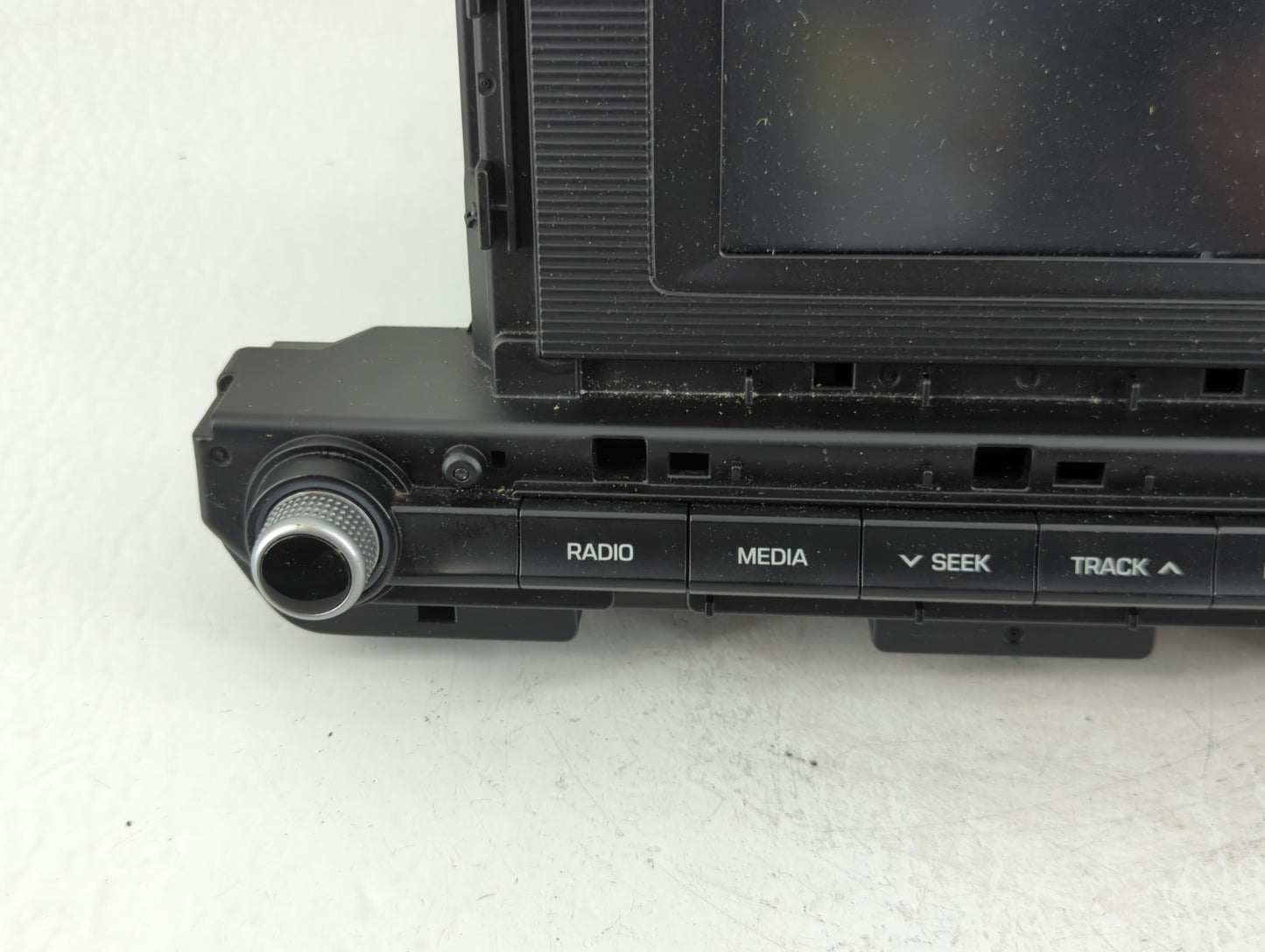 2019-2020 Hyundai Elantra Radio AM FM Cd Player Receiver Replacement P/N:96180-F2UA0SSH Fits Fits 2019 2020 OEM Used Auto Pa